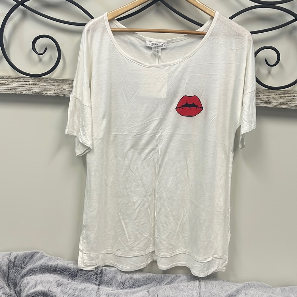 Plus Size Lightweight White T-Shirt Red Lips Super Soft Super Comfy 3X NWT